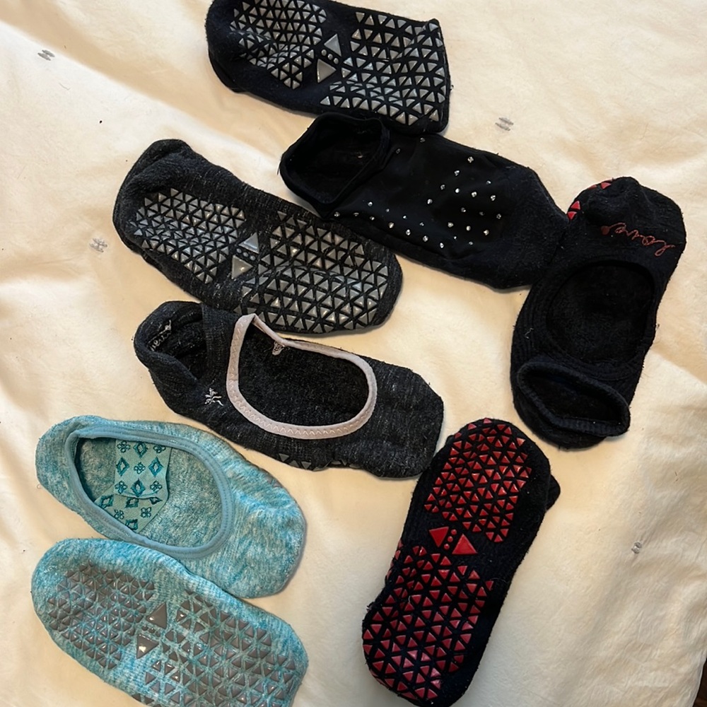 Set of FOUR tavi noir grip socks pilates socks